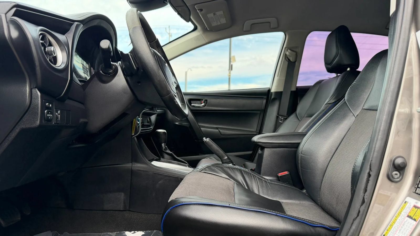 Used 2019 Toyota Corolla SE FWD image 10
