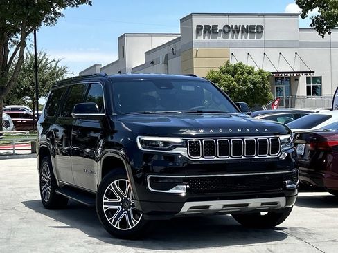Used 2025 Jeep Wagoneer Series II AWD/4WD image 2