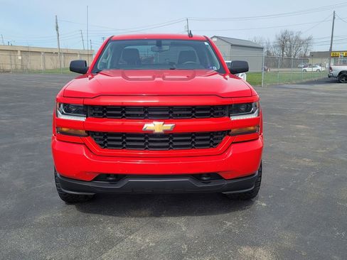 Used 2018 Chevrolet Silverado 1500 Custom w/ Custom Convenience Package AWD/4WD image 4