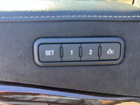 Used 2018 Cadillac Escalade Luxury image 22