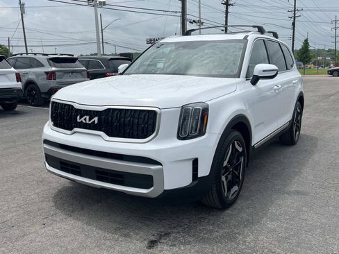 Used 2025 Kia Telluride EX w/ EX Captain's Chair Package AWD/4WD image 5