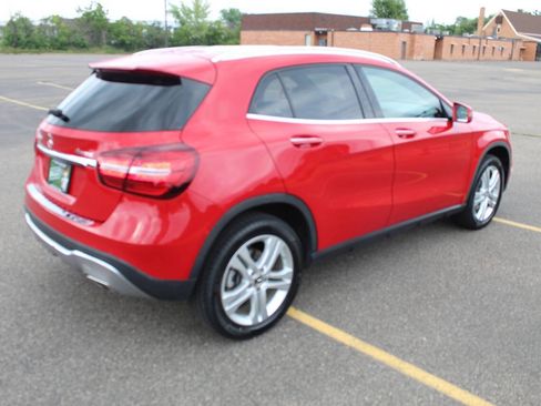 Used 2020 Mercedes-Benz GLA 250 4MATIC image 11