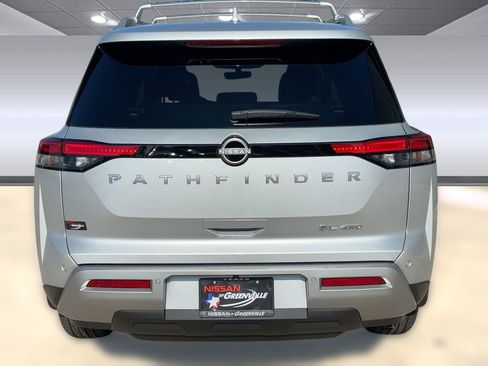 New 2025 Nissan Pathfinder SL image 10