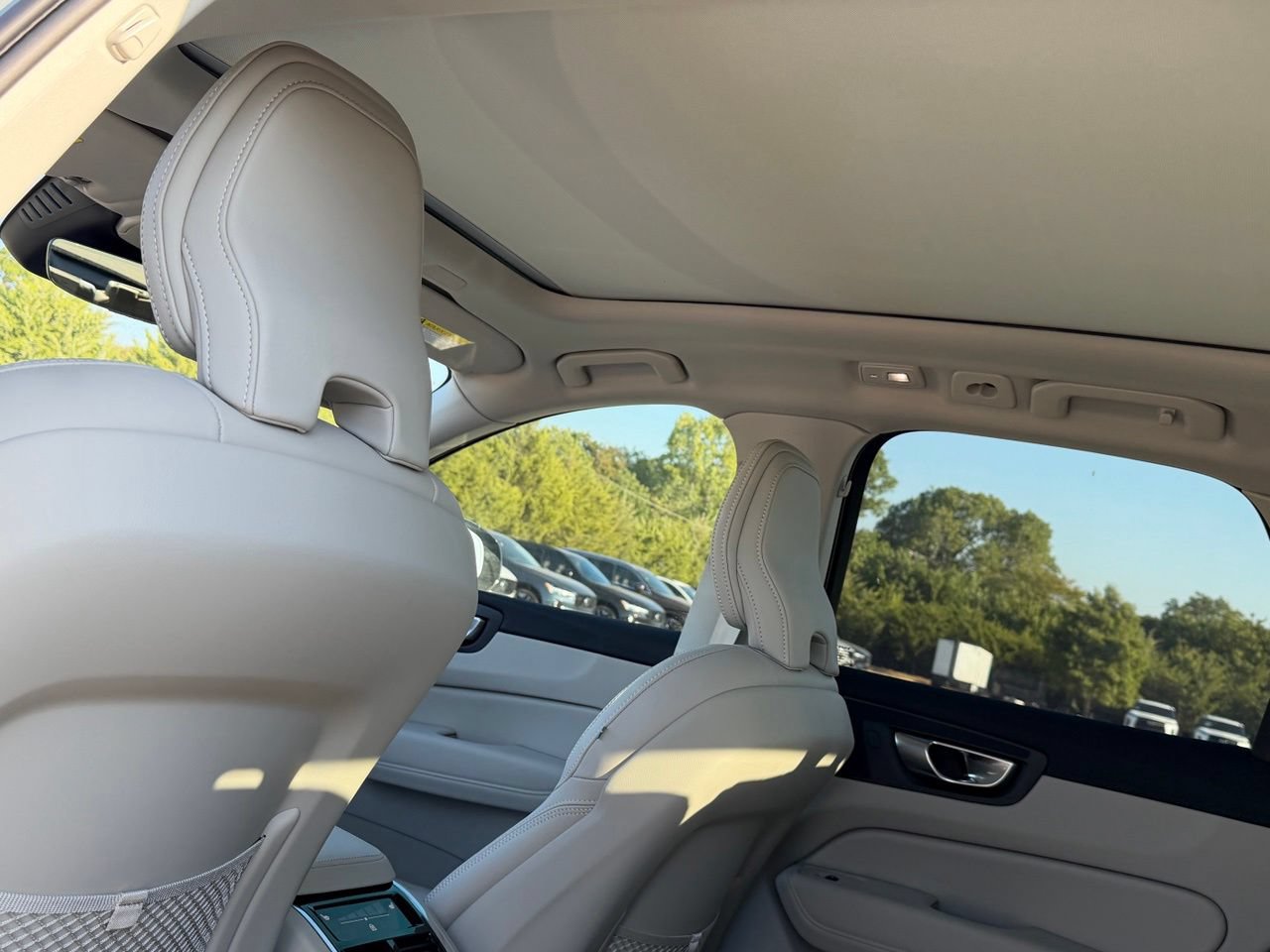 New 2027 Volvo XC60 B5 Ultra AWD/4WD image 21