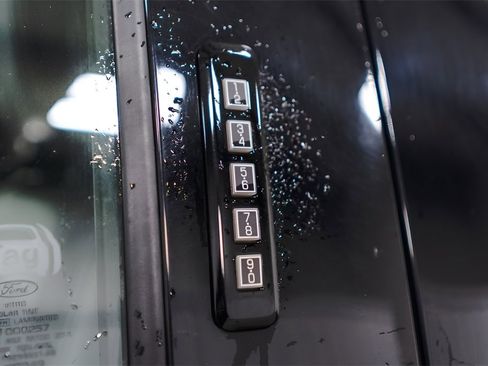 Used 2022 Ford F150 Lariat w/ Equipment Group 502A High image 43