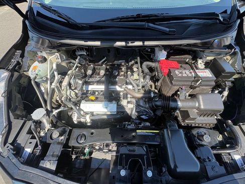 Used 2025 Nissan Versa SV FWD image 30
