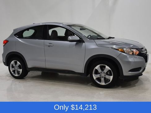 Used 2018 Honda HR-V LX image 3