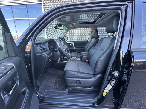 Used 2022 Toyota 4Runner SR5 Premium image 15