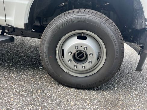 New 2025 Ford F350 XL image 19