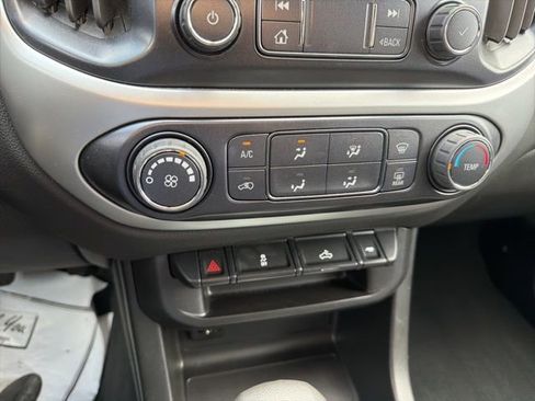 Used 2022 Chevrolet Colorado LT w/ LT Convenience Package AWD/4WD image 25
