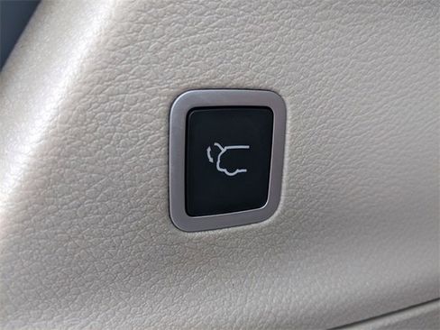 Used 2018 Chrysler Pacifica Touring Plus image 10