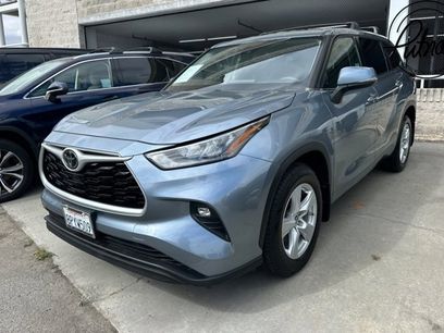 Used 2020 Toyota Highlander LE