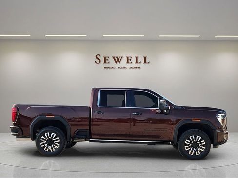 Used 2024 GMC Sierra 2500 Denali Ultimate w/ Max Trailering Package AWD/4WD image 6