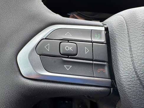 Used 2024 Jeep Compass Limited image 18