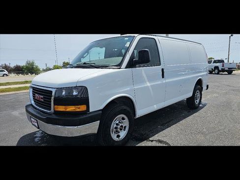 Used 2023 GMC Savana 2500 w/ Driver Convenience Package image 7