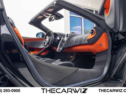 Used 2020 McLaren 600LT Spider RWD image 69
