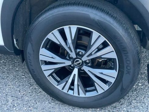 Certified 2023 Nissan Rogue SV w/ SV Premium B Package AWD/4WD image 28