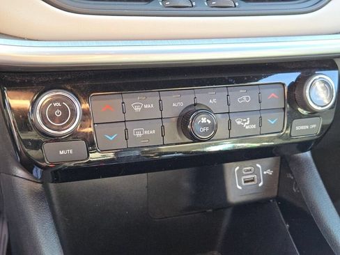 Certified 2025 Jeep Compass Limited AWD/4WD image 31