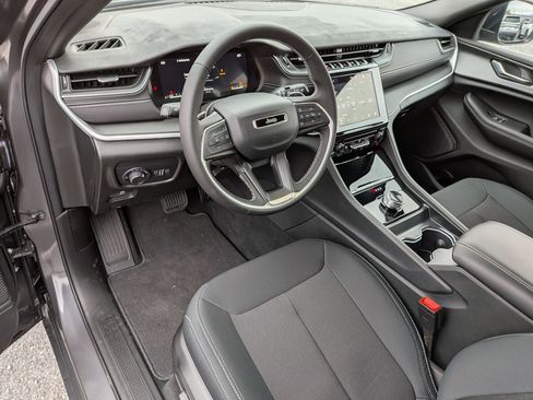 New 2025 Jeep Grand Cherokee Laredo X image 11