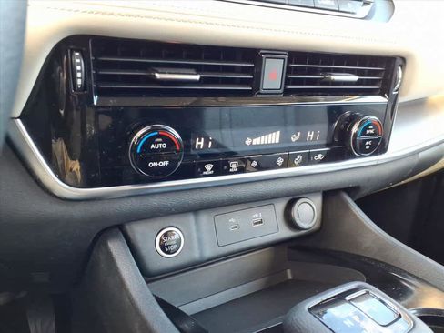 Certified 2021 Nissan Rogue SV image 19