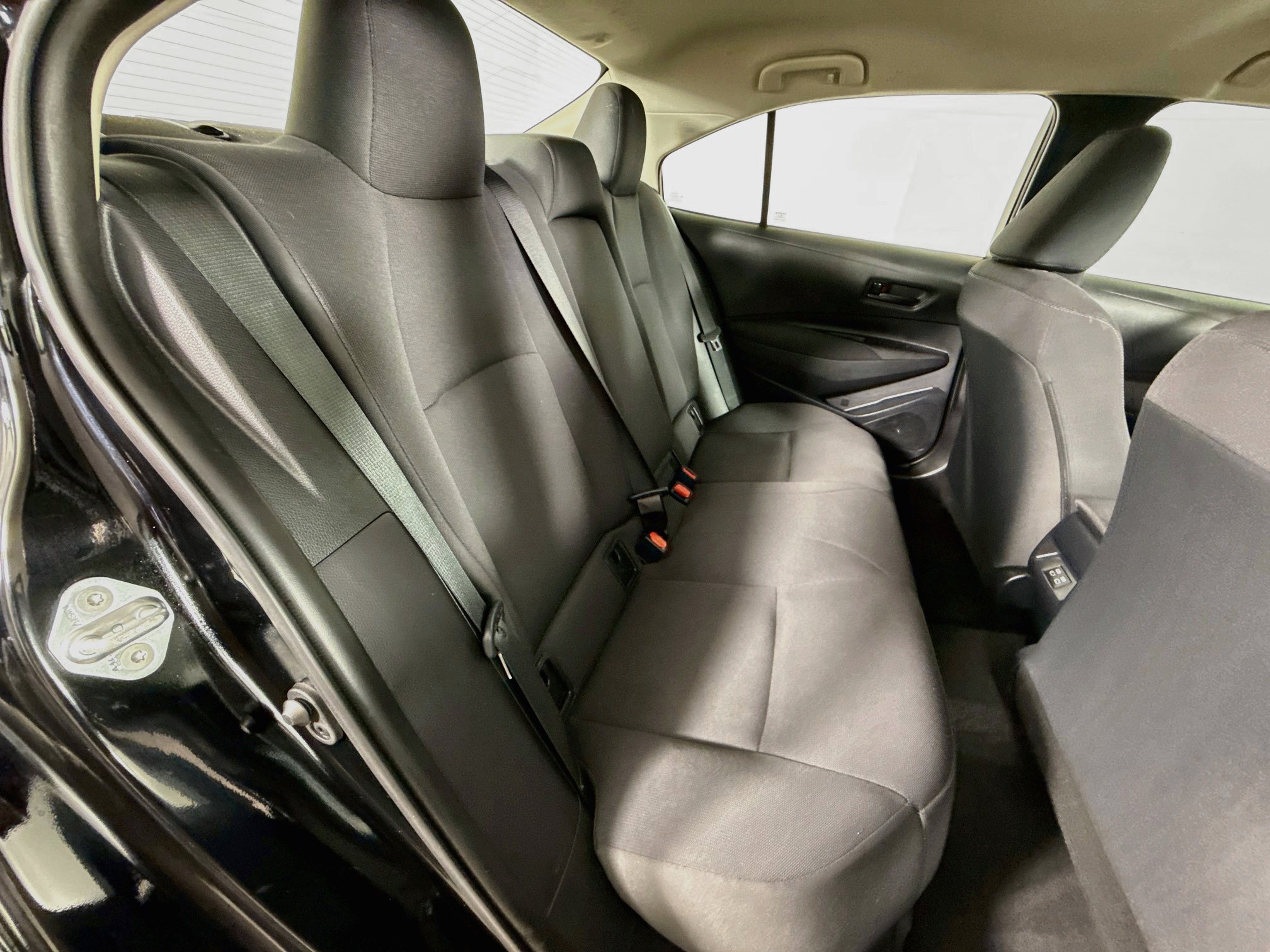 Used 2024 Toyota Corolla LE FWD image 32