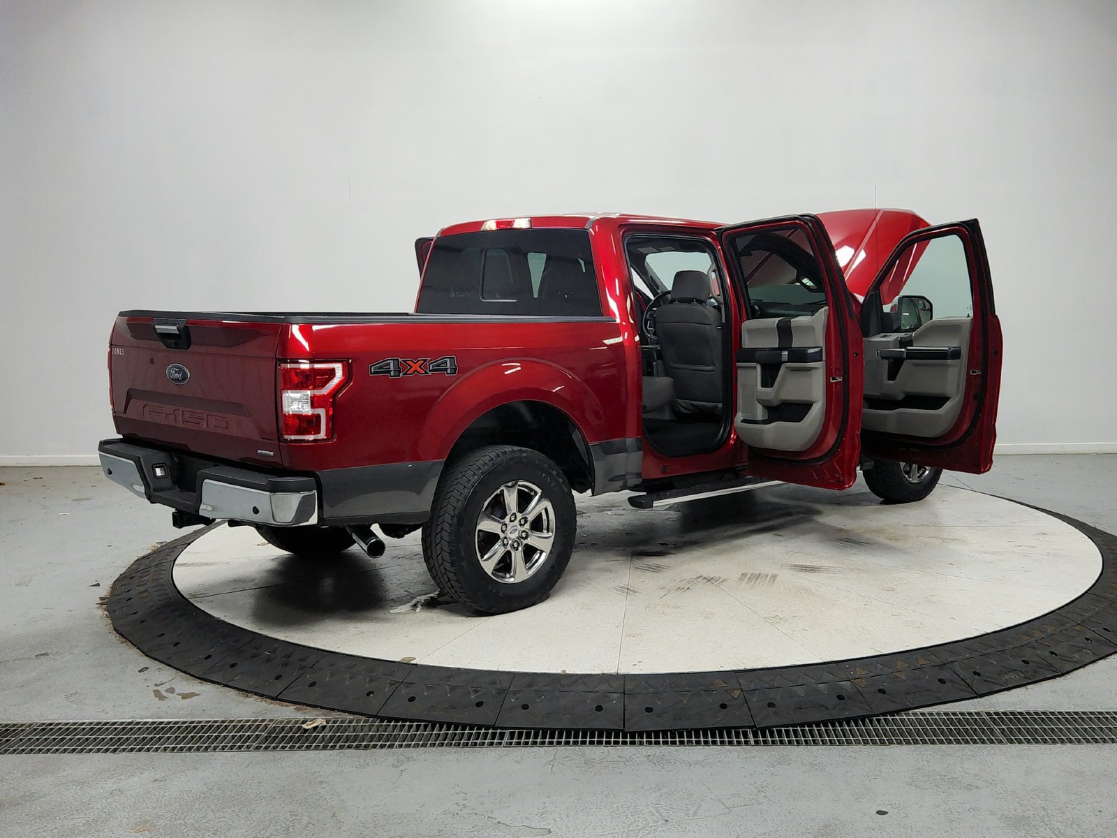 Used 2020 Ford F150 XLT w/ Equipment Group 302A Luxury AWD/4WD image 16