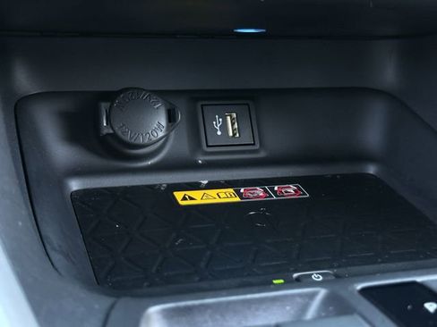 Used 2025 Toyota RAV4 XSE w/ Premium Package image 22