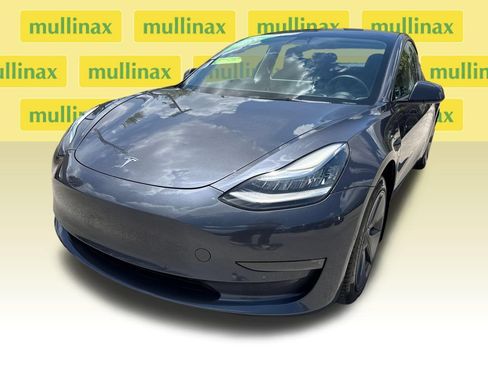 Used 2022 Tesla Model 3 Long Range AWD/4WD image 9