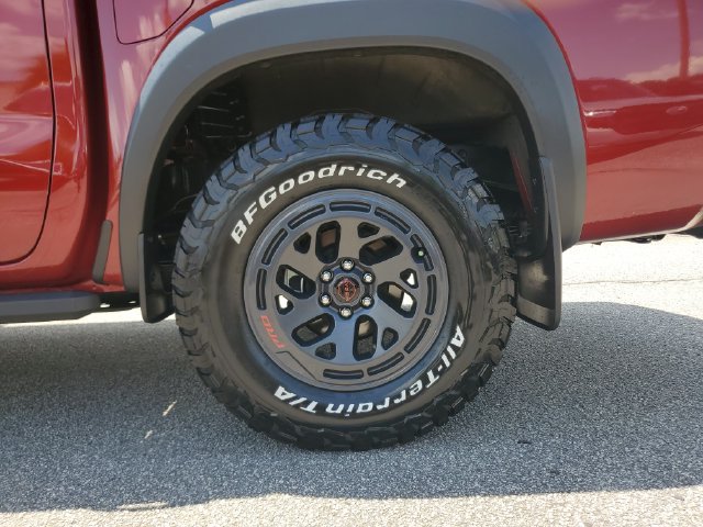 Used 2025 Nissan Frontier PRO-4X AWD/4WD image 11