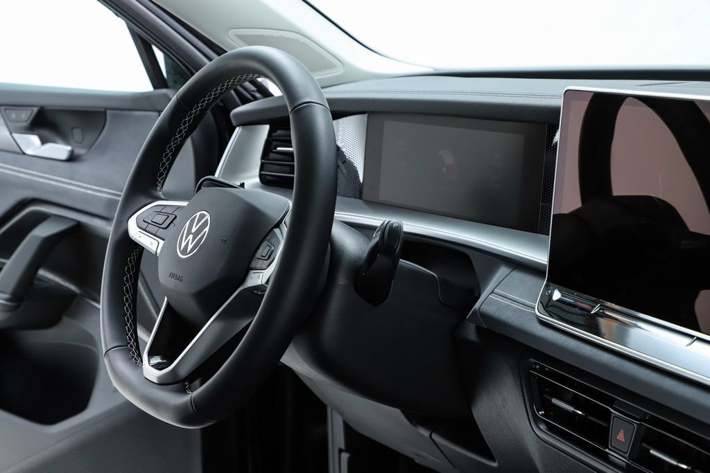 New 2026 Volkswagen Tiguan SE AWD/4WD image 35