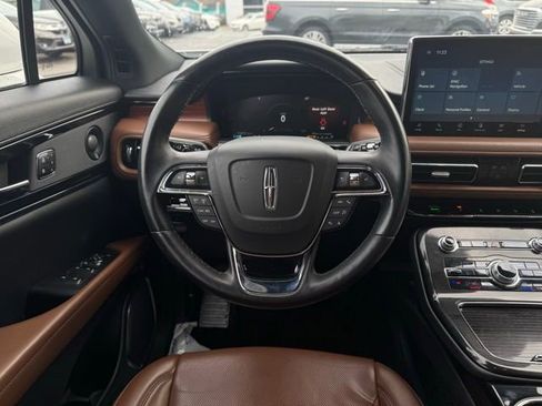 Used 2023 Lincoln Nautilus Reserve w/ Luxury Package image 25