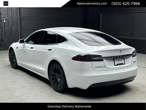 Used 2016 Tesla Model S P100D image 4