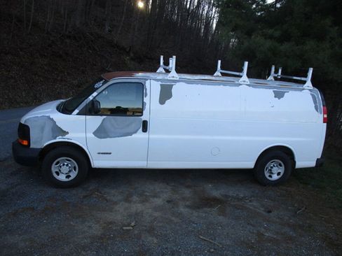 Used 2006 Chevrolet Express 2500 Extended image 3