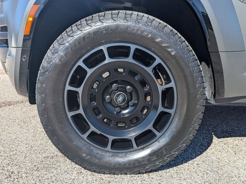 Certified 2025 Land Rover Defender 110 image 11