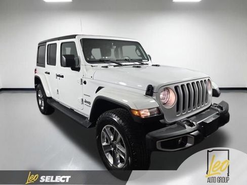 Used 2022 Jeep Wrangler Unlimited Sahara w/ Cold Weather Group AWD/4WD image 4