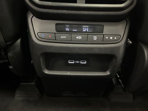 Used 2023 Honda Pilot Touring image 32