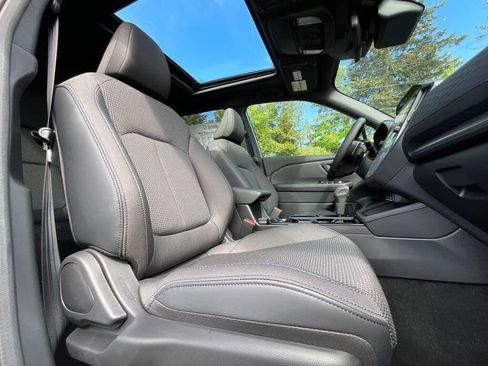 Used 2025 Subaru Forester Premium AWD/4WD image 11