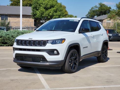New 2026 Jeep Compass Latitude image 2