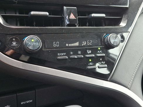 Used 2023 Toyota Camry XLE FWD image 15