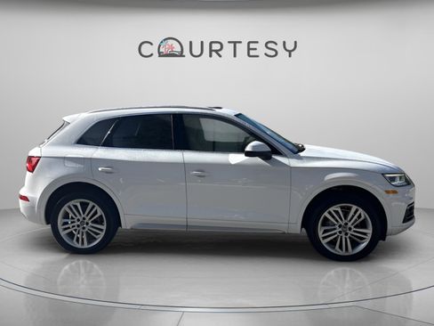 Used 2018 Audi Q5 Prestige w/ Prestige Package image 8