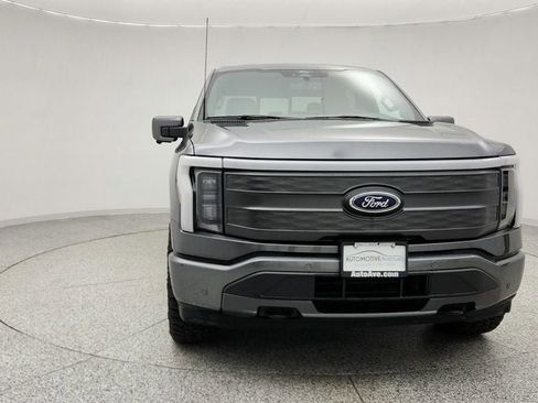 Used 2022 Ford F150 Lightning Lariat image 2