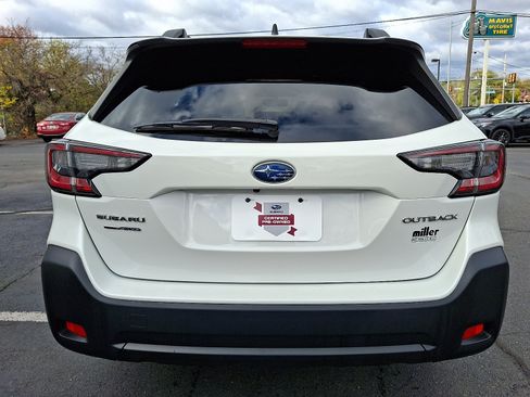 Certified 2023 Subaru Outback Premium image 6