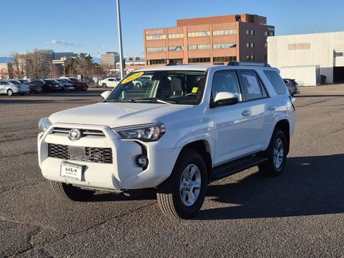 Used 2024 Toyota 4Runner SR5 AWD/4WD image 4