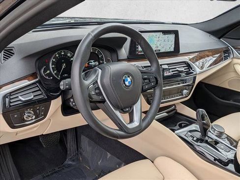 Used 2017 BMW 530i xDrive image 10