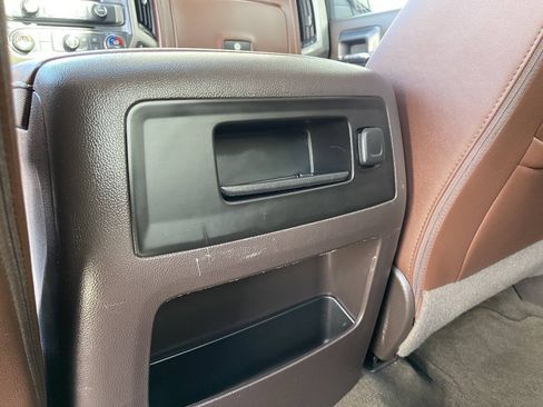 Used 2016 Chevrolet Silverado 1500 High Country w/ High Country Premium Package AWD/4WD image 17