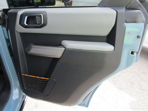 Used 2023 Ford Bronco Badlands image 38