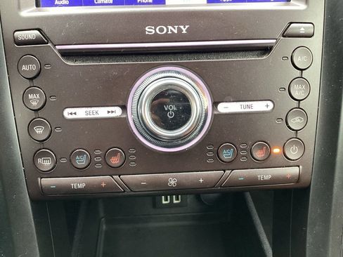 Used 2019 Ford Fusion Titanium image 23