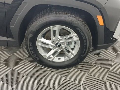 Used 2025 Hyundai Tucson SE image 22