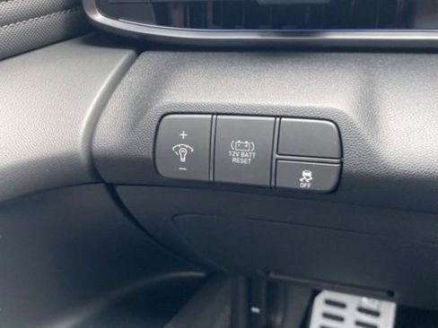 New 2026 Hyundai Elantra Sport FWD image 17