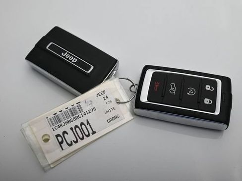Used 2024 Jeep Grand Cherokee Limited w/ Trailer Tow Package AWD/4WD image 44